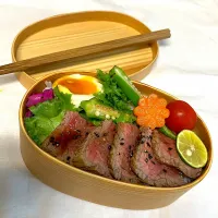 Snapdishの料理写真:ローズビーフ弁当　夏野菜オクラ添え|youさん