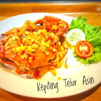 Snapdishの料理写真:Kepiting Telur Asin|Ary SmiLeさん