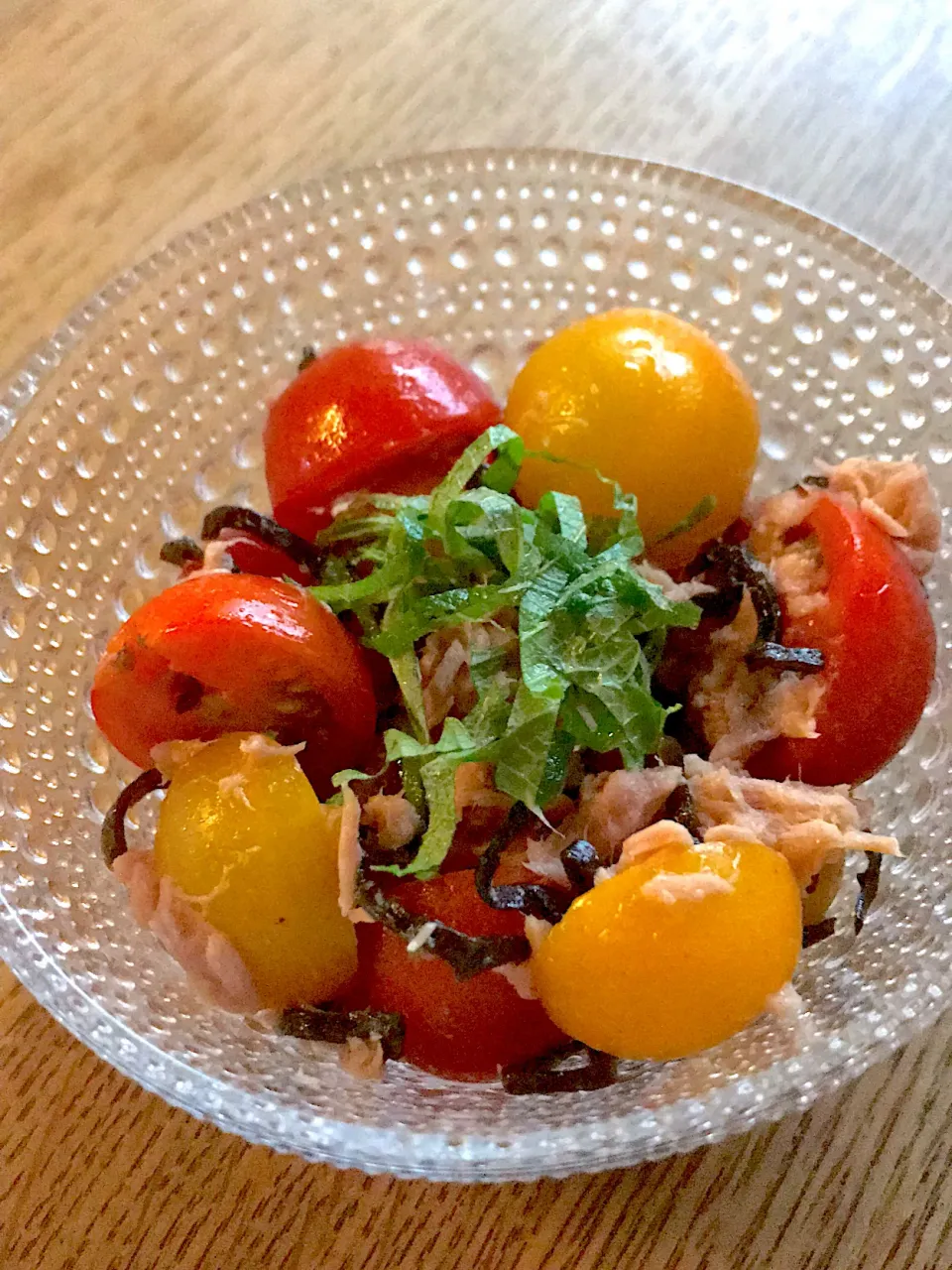 ミニトマトとツナの塩昆布和え|tomopiさん