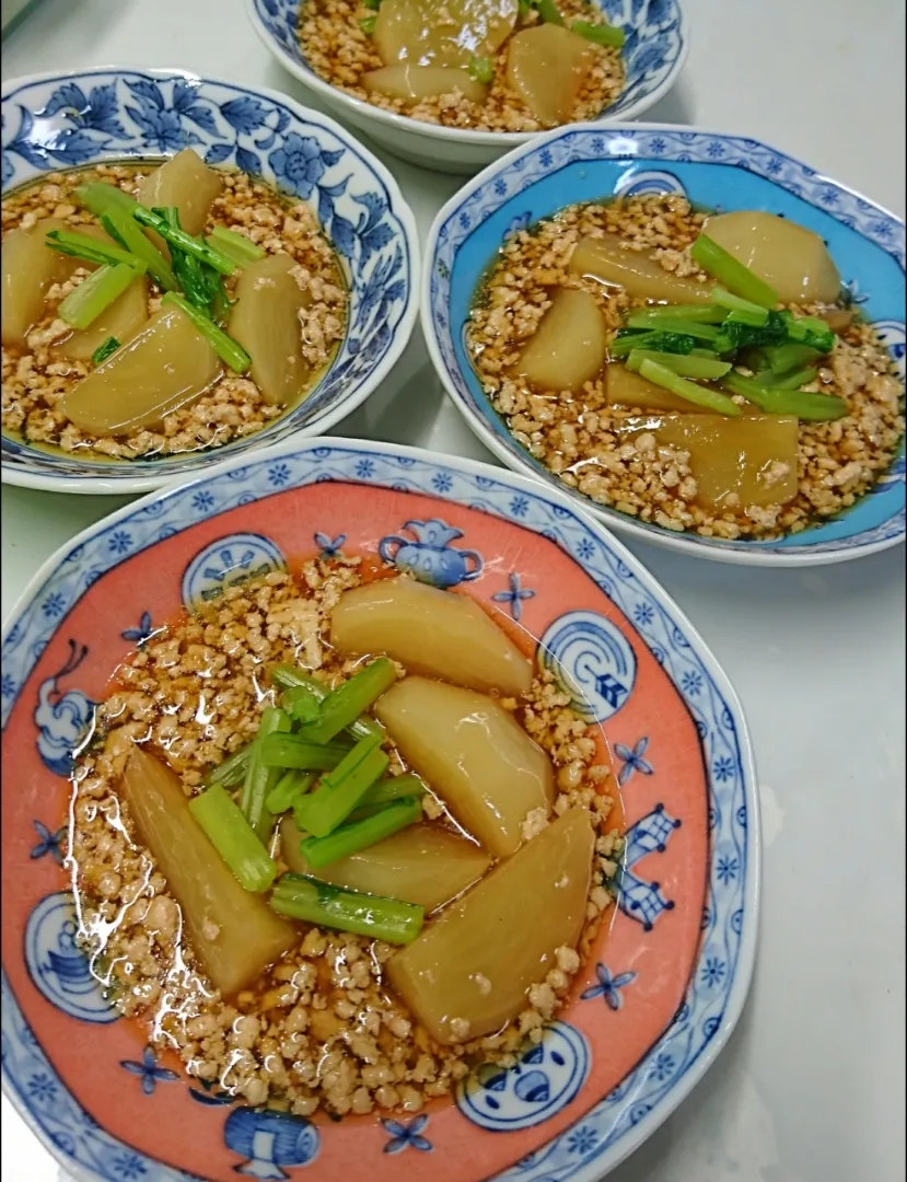 カブと鶏ひき肉を煮ました|しまだ ちえこさん