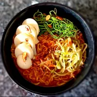 Ramen noodles with stir fry chayote & pumpkin leaves sprout garnished with boiled egg & fried garlic|Chef Joel Basumatariさん