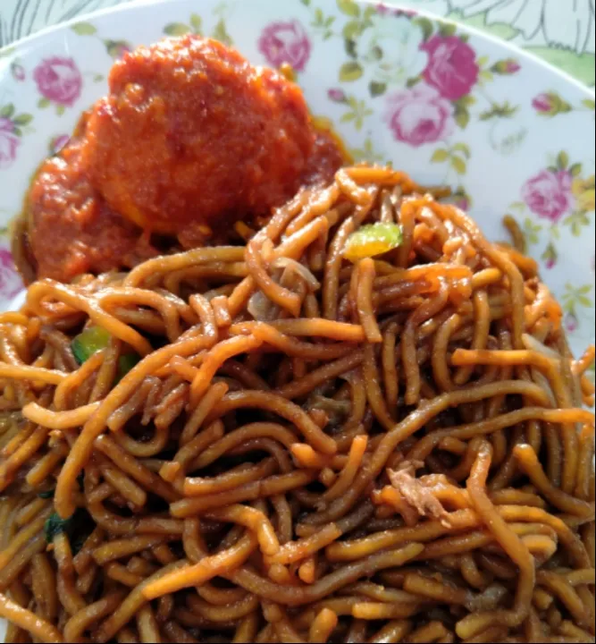 Fried mee with Egg Sambal|Harlina  (Malaysia)さん