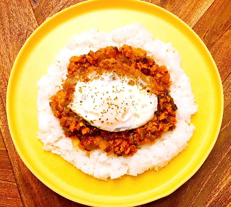 Snapdishの料理写真:野菜たっぷりキーマカレー🍛|まどぴーさん