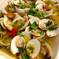 Snapdishの料理写真:Clams in white wine broth|mini by minitさん