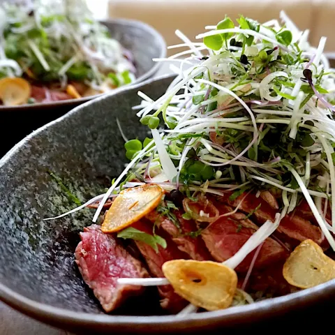 「ねぎ」を使ってみたSnapdishの料理・レシピ写真:サミカさんの料理 薬味たっぷりランプステーキ丼