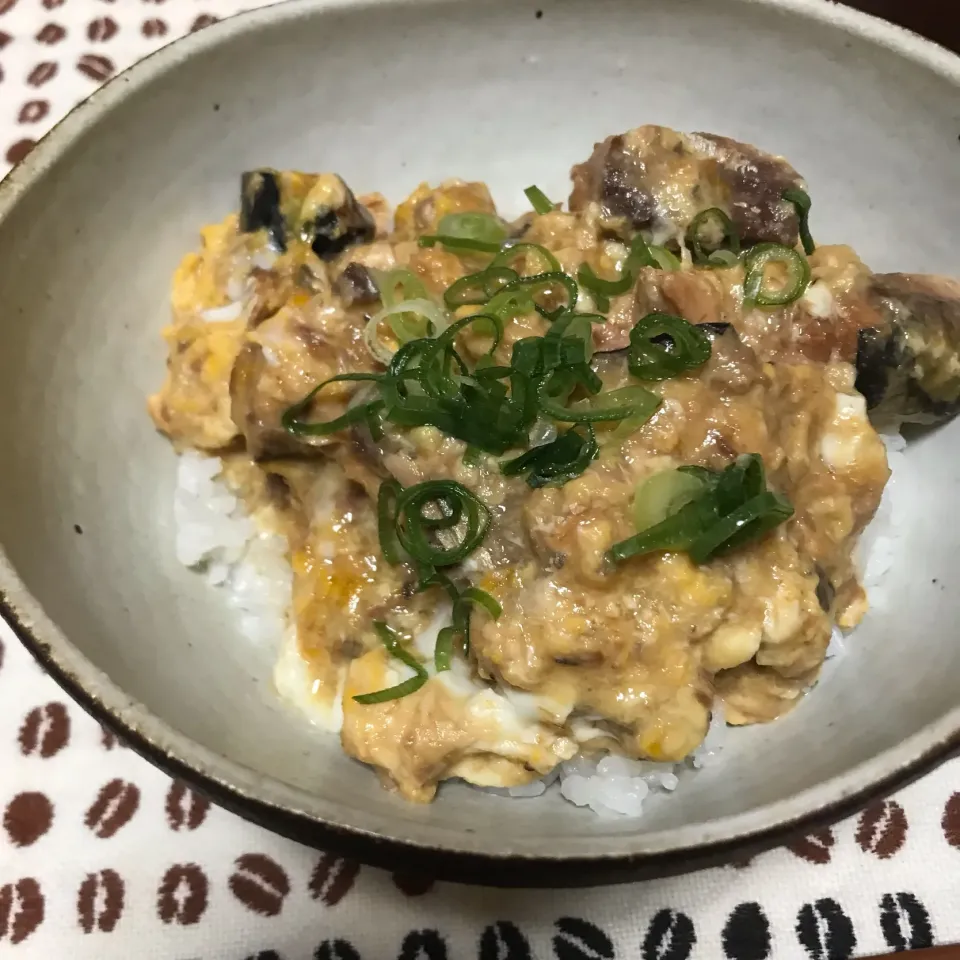 サバ缶卵とじ丼|あさかさん