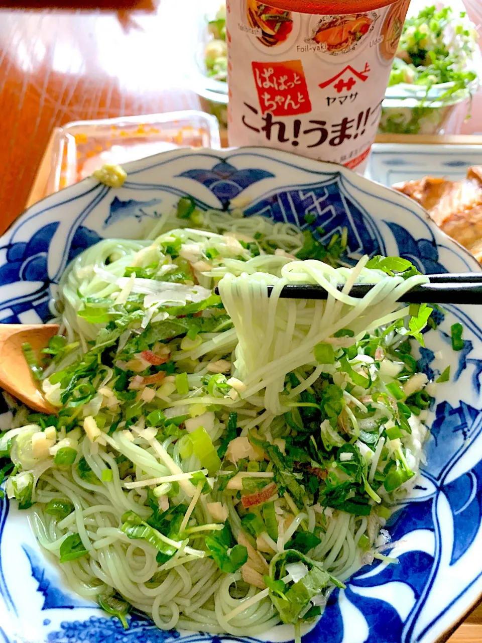 これうまつゆ 万能薬味素麺サミカ様に頂いた香川県手延べそうめん島の光|シュトママさん