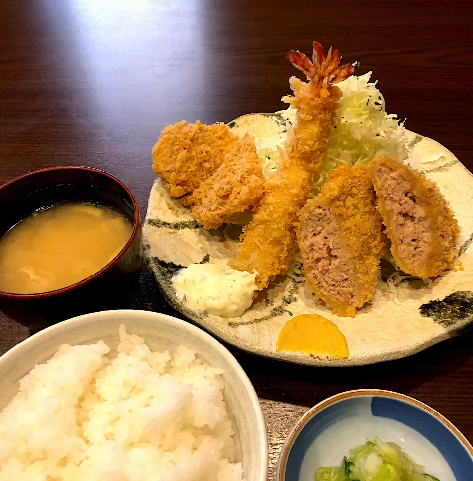 ミックスフリャ定食（ひれきゃつ、エビフリャ、メンチキャツ）|ゆうじ.さん