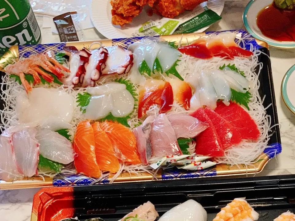 スーパーのお刺身盛り合わせ🐟|ジイジさん