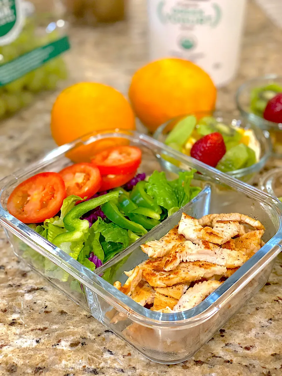 Meal Prep green salad and chicken|FitMomDoc19さん