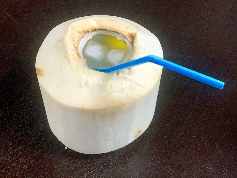 Young coconut drink with lemon|yeni kartikasariさん