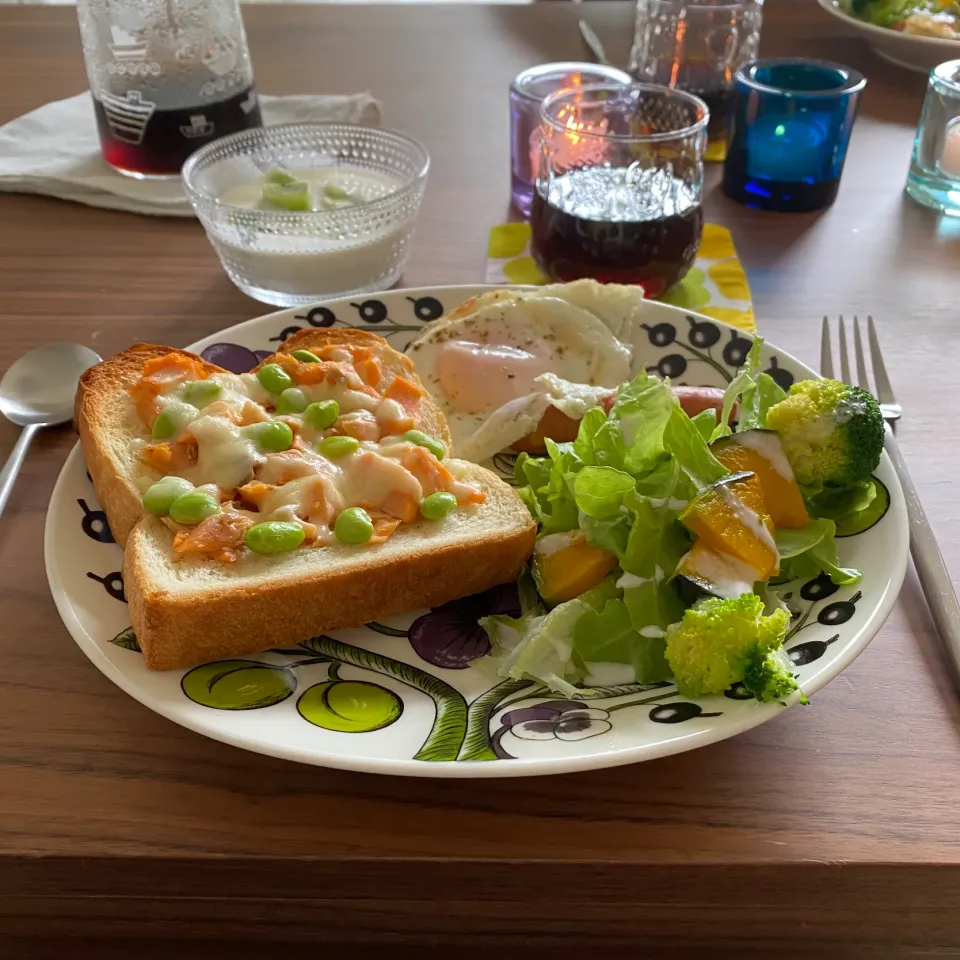 鮭と枝豆のチーズトーストで日曜日の朝ごパン|gintanさん