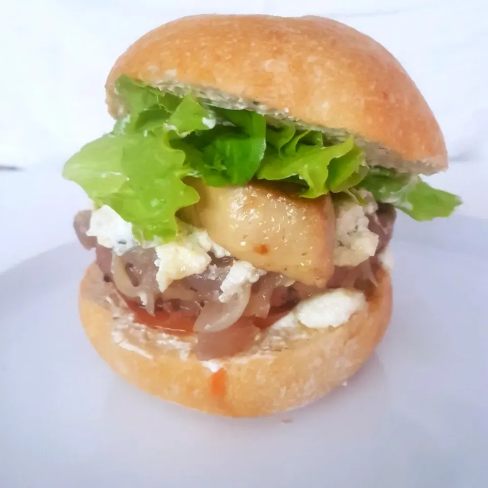 hamburguesa gourmet queso de cabra y foie|jositoさん