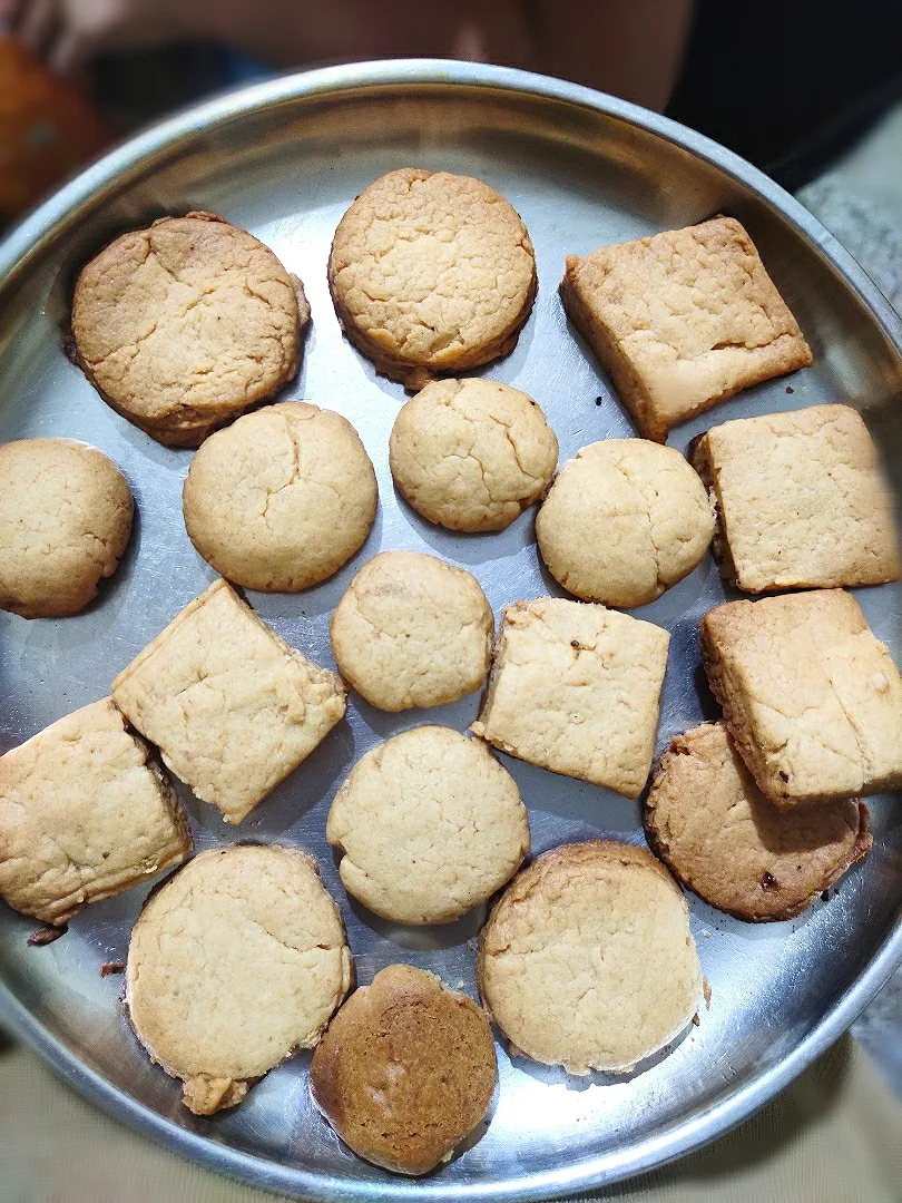 Snapdishの料理写真:salt butter biscuits 😋|sonuさん