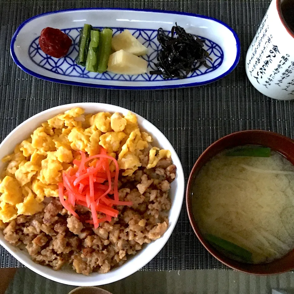 2020年７月23日男前美容師の手作り朝ごはん　2色丼|^・ω・)/ ♪|Booパパさん