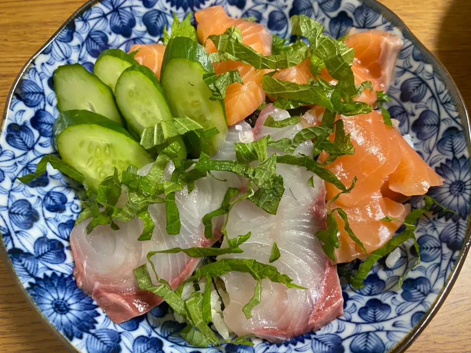 Snapdishの料理写真:海鮮丼　🐟|Tomooomiさん