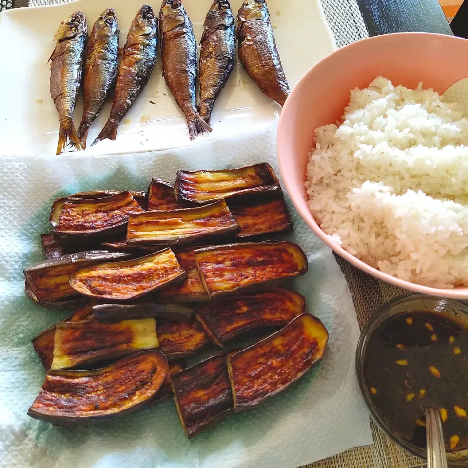 Snapdishの料理写真:fried eggplants and smoked fish|shehphさん