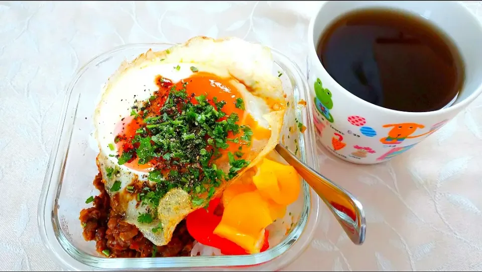 大豆のお肉で作ったキーマカレーでお昼ごはん|卯月さん