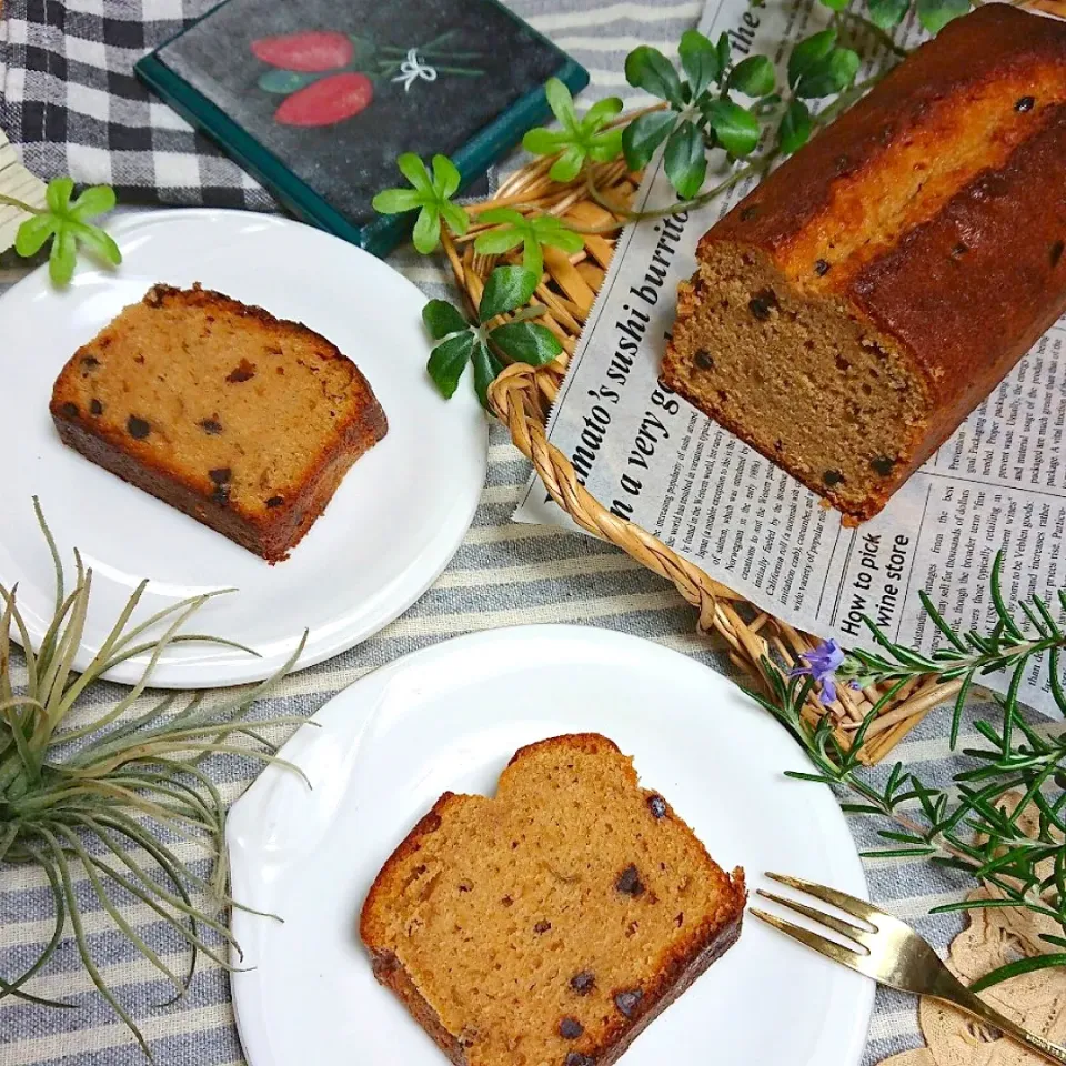 Snapdishの料理写真:梅ジャムとチョコレートのパウンドケーキ♪|とまと🍅さん