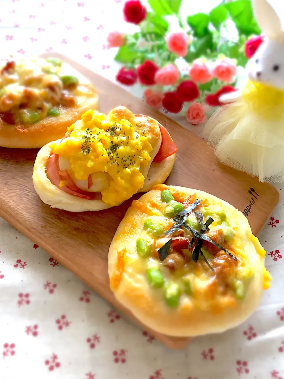 Snapdishの料理写真:照り焼きマヨチーズde枝豆パン🌱and我が家の定番ハム玉子パン🥚🌼|＊いちご＊さん