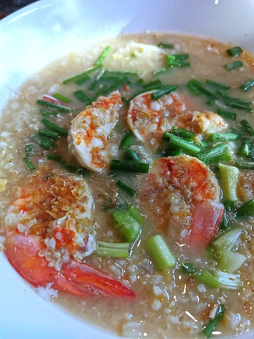 Snapdishの料理写真:Soup Quinoa​ with shrimps 🦐|👑Rawi🍁Riw👑さん