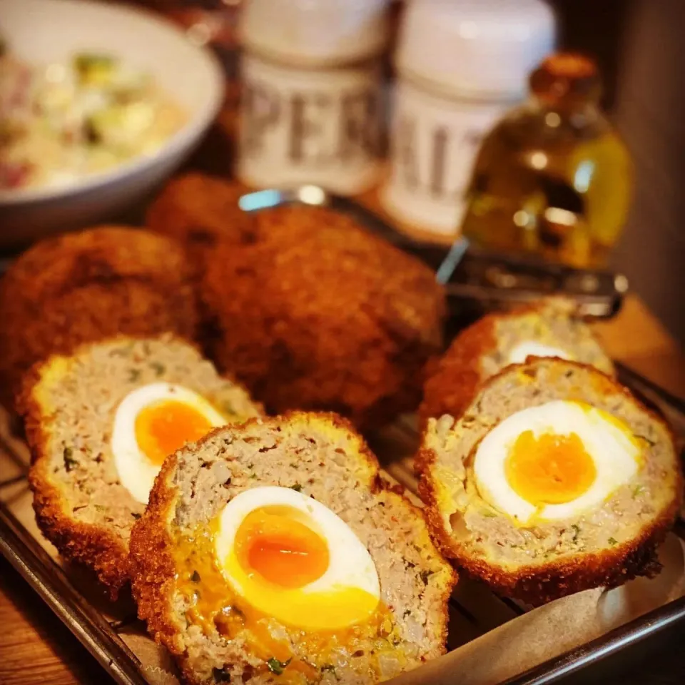 Scotch Eggs Flavored with Fresh Coriander & Spice with Avocado Coleslaw #scotcheggs #coleslawrecipe #salad #homecooking #chefemanuel|Emanuel Hayashiさん