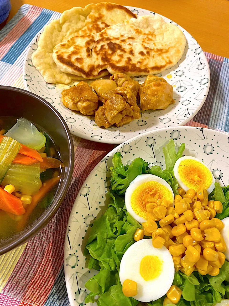 タンドリーチキンとナンとサラダ|まーさん