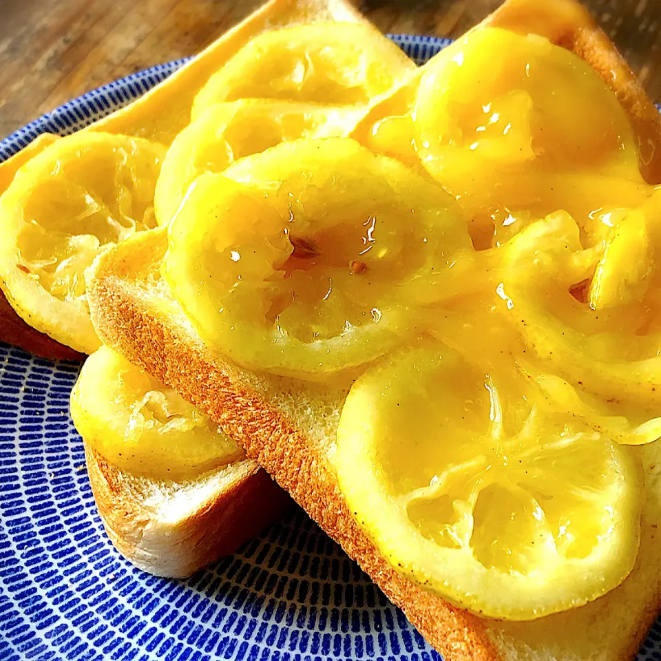 朝パン　　〜蜂蜜🍋とカスタード🍋トースト〜|アッツさん