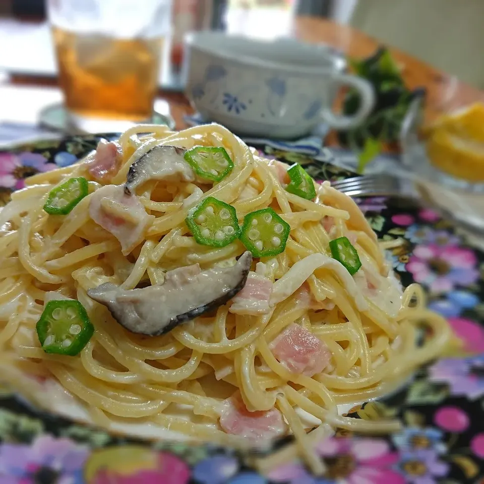 とまと🍅さんの料理 Mariさんの料理 15分！ベーコンの旨み＆旬のきのこ✨濃厚パスタ|とまと🍅さん