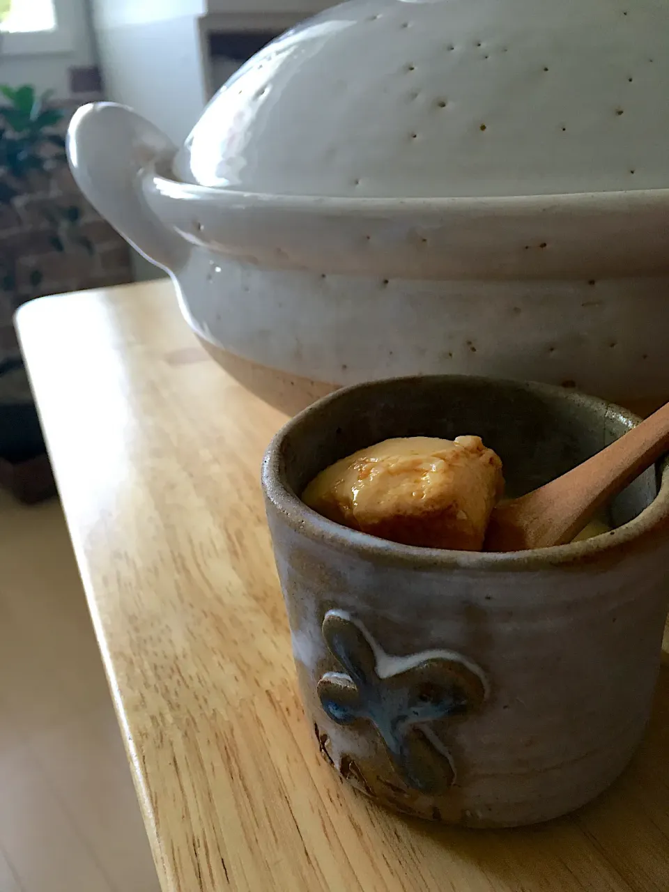 超カンタン土鍋プリン🍮(´◡`๑)せっかくなので和な感じの手作り焼き物に入れてみました。|さくたえさん