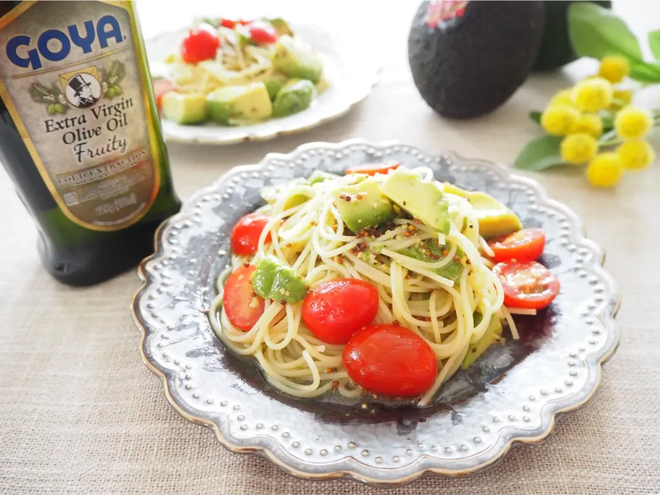 アボカドとトマトのさわやかパスタ|けいたんさん