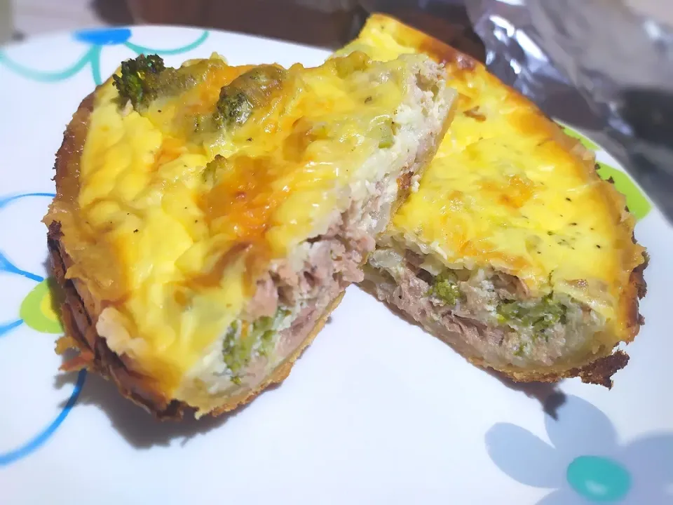 Snapdishの料理写真:Quiche atún con brócoli|Neysi Cortezさん