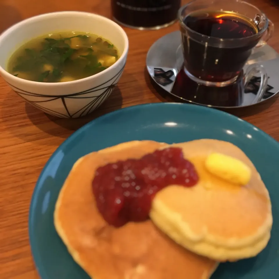 Snapdishの料理写真:レンズ豆と豆腐とモロヘイヤのカレースープ|くろあおさん