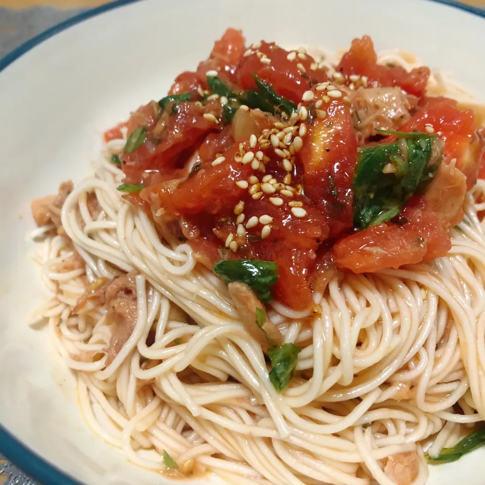 素麺で！トマトとツナの冷製カッペリーニ風|安侑美のロカボ日記✈︎さん