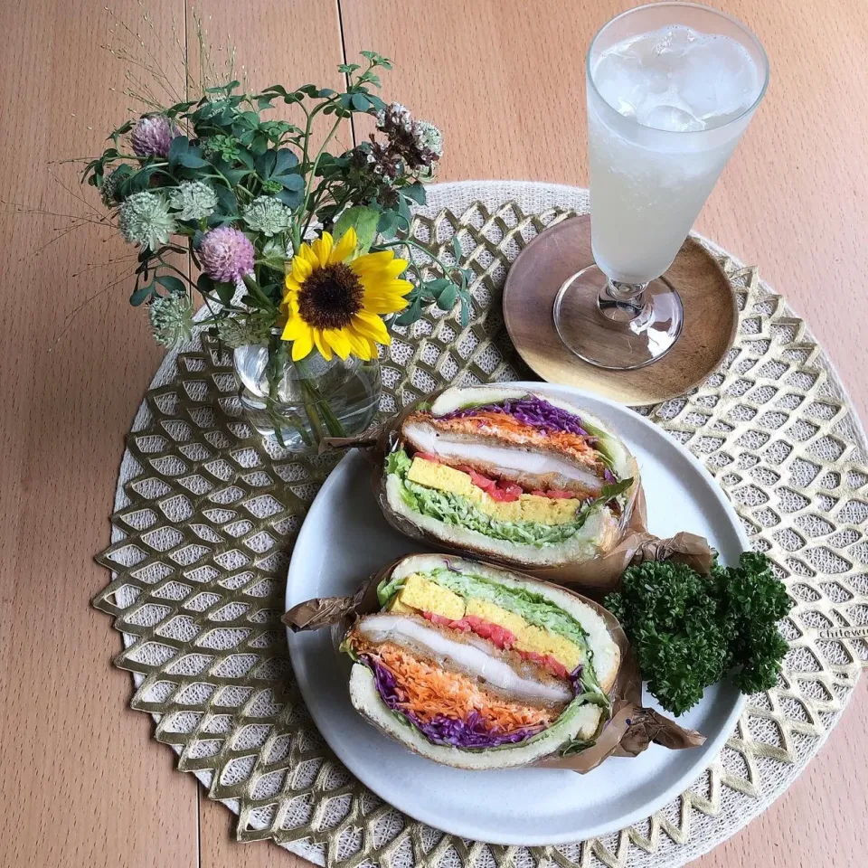 7/25❤︎フライドチキン&松露たまご焼き野菜たっぷりわんぱくサンド❤︎|Makinsさん