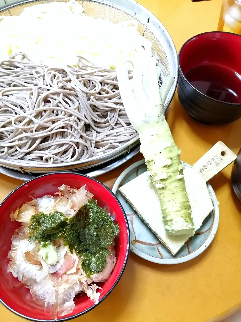 生わさびでわさび丼とざる蕎麦😋|ナナオさん