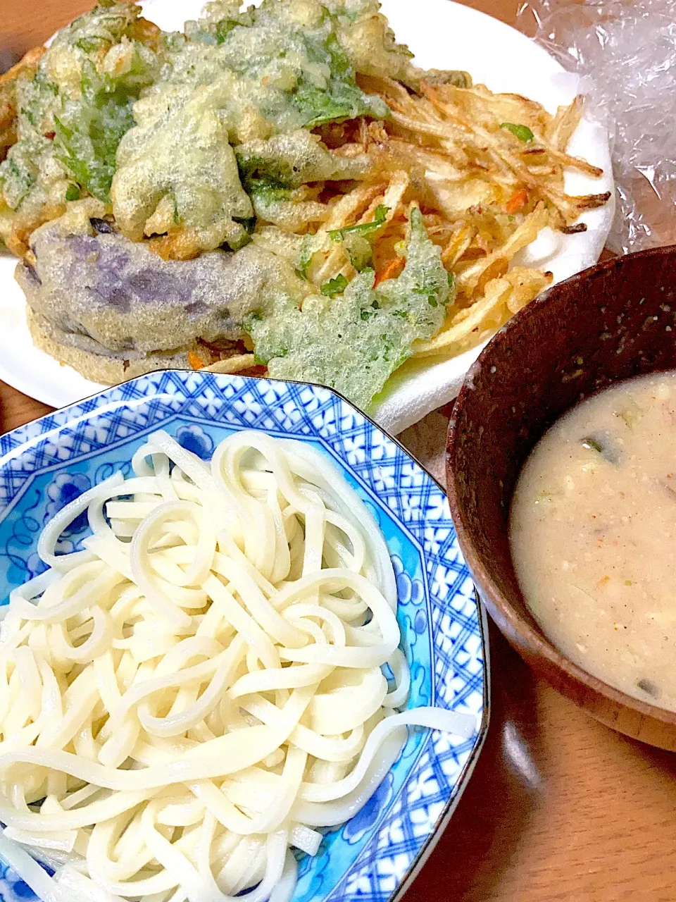 うどん　とろろゴマ汁　天ぷら残り物|みんみんさん