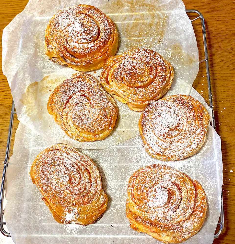 いちごマーブルパン🍓|夏果さん