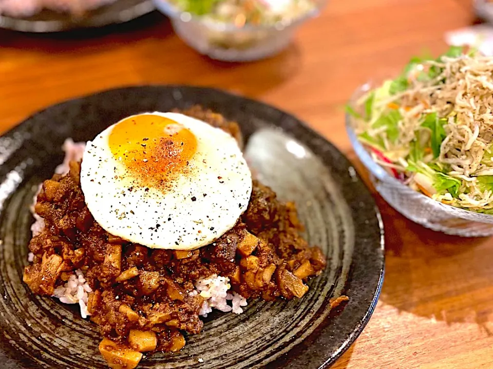 3種のきのこのキーマカレー|ふくすけ食堂さん