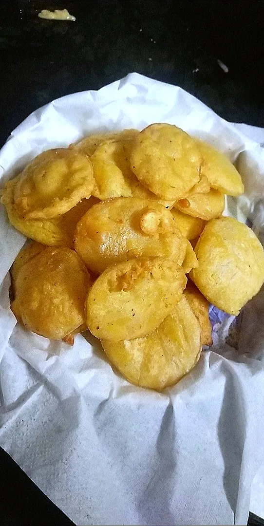 aloo puri/bataka pori 😋😋|shaikhさん