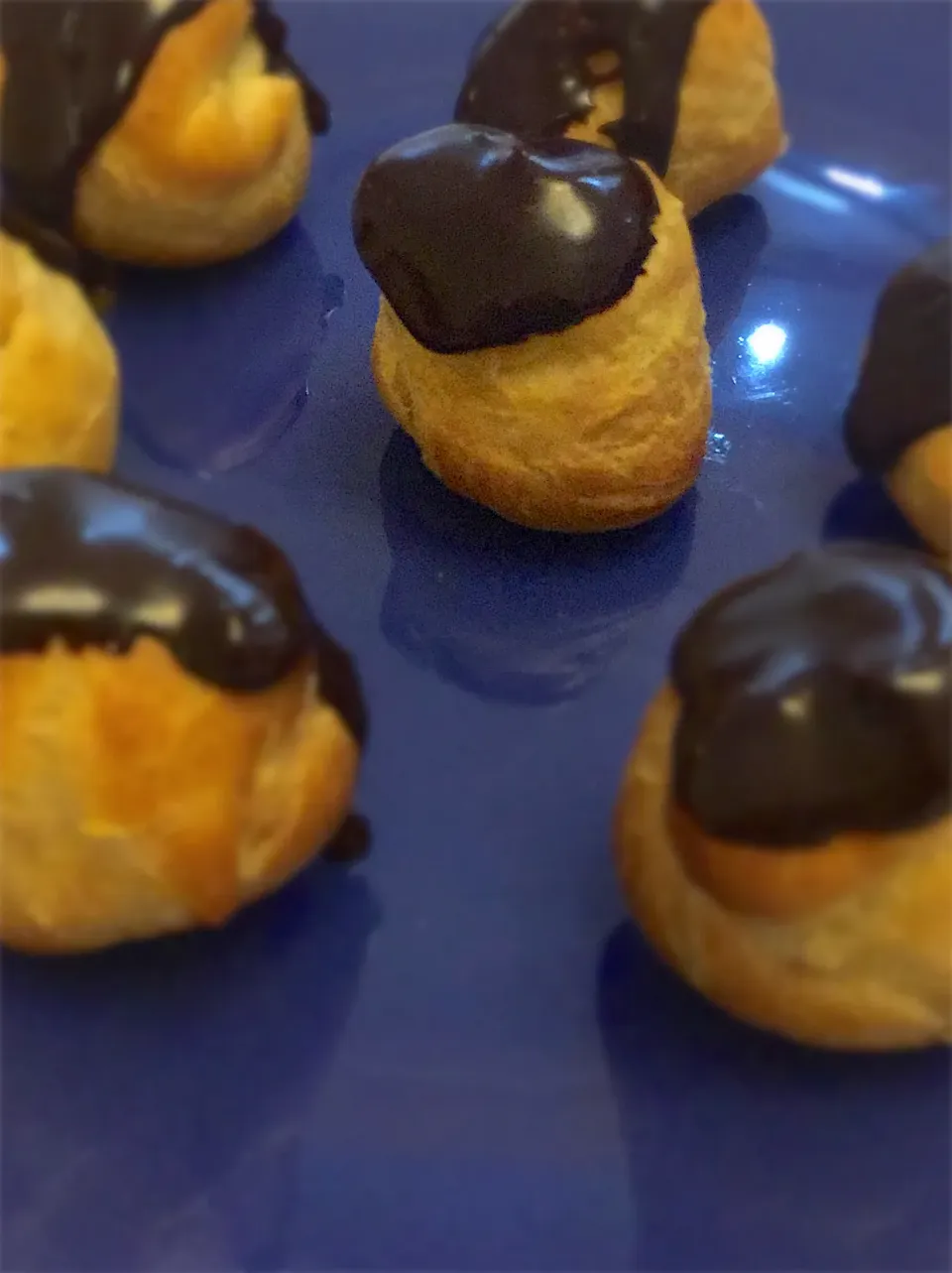 Snapdishの料理写真:Passion fruit filled profiteroles|falashmawiさん