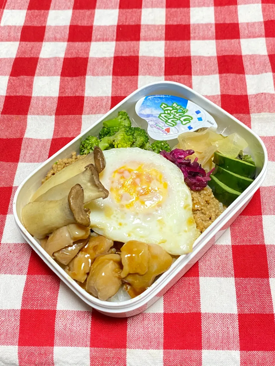 息子のお弁当(強制～自家製漬物😁)|かあたんさん