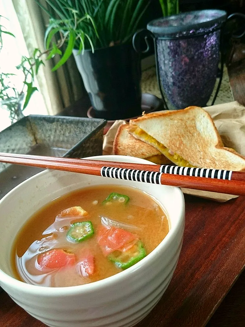 ﾄﾏﾄとｵｸﾗの冷味噌汁|まりおさん