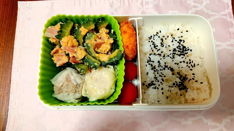 ゴーヤーとベーコンの炒め物❤️旦那さんお弁当🎵😊|かおるcitronさん