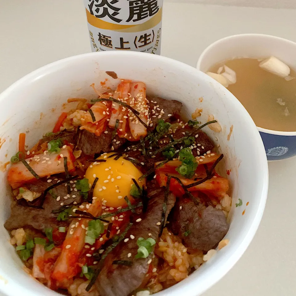 夜ご飯☺︎ビビンバ丼＆お味噌汁|とまこ(*^o^*)さん