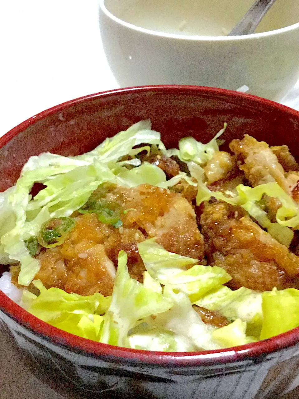 Snapdishの料理写真:レタスのチキン南蛮丼、ネギの味噌汁|Ayaさん