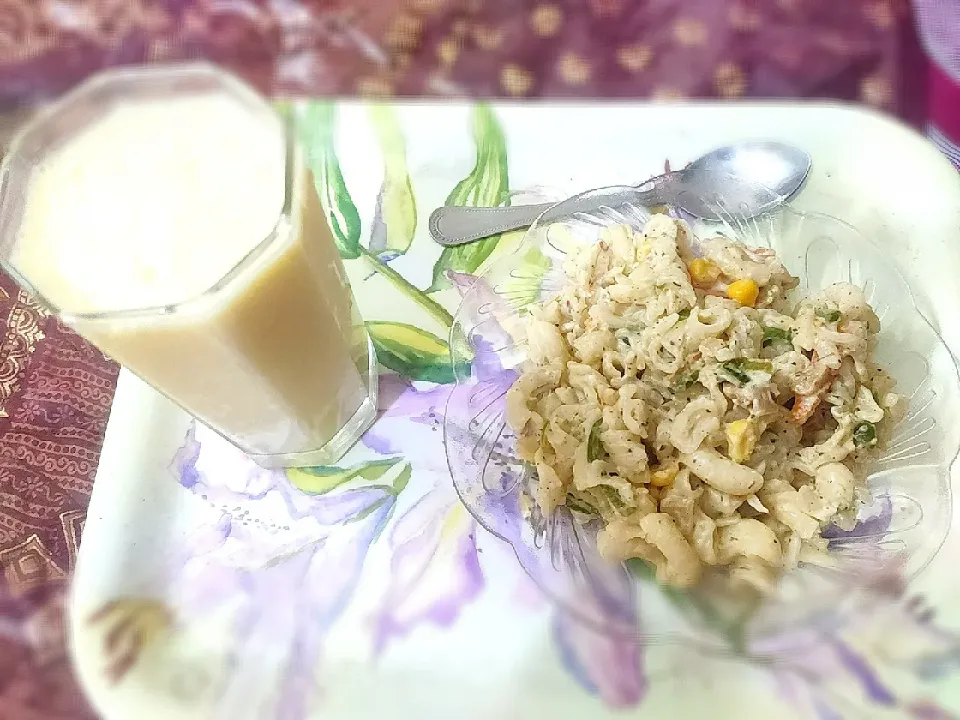 white sauce pasta with mango shake|Aps10さん