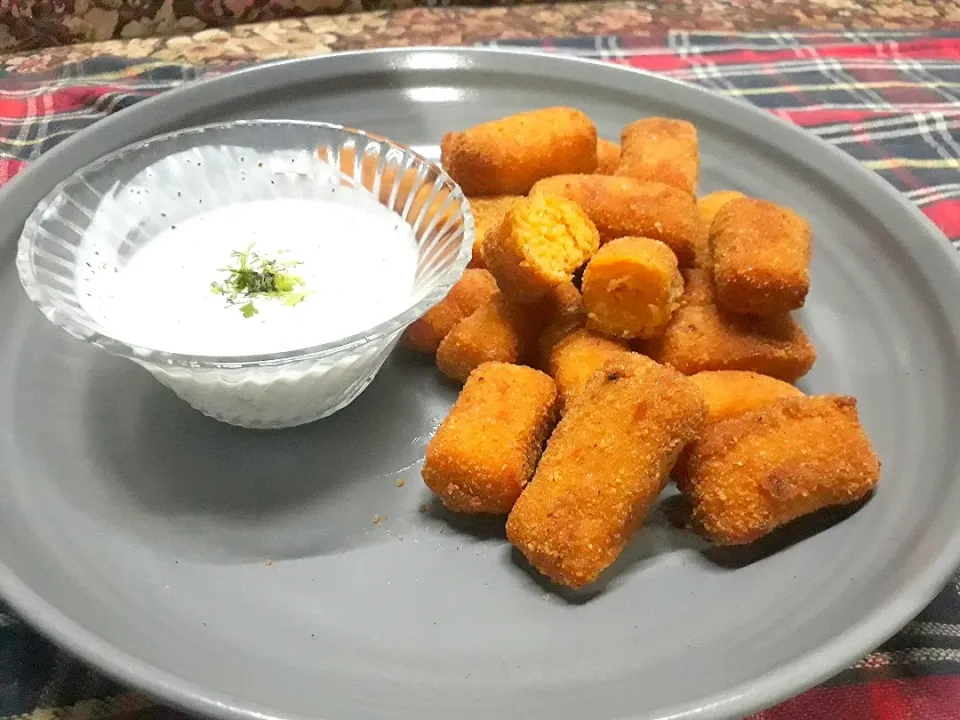 Snapdishの料理写真:#prawn nuggets with white sauce|RITAさん