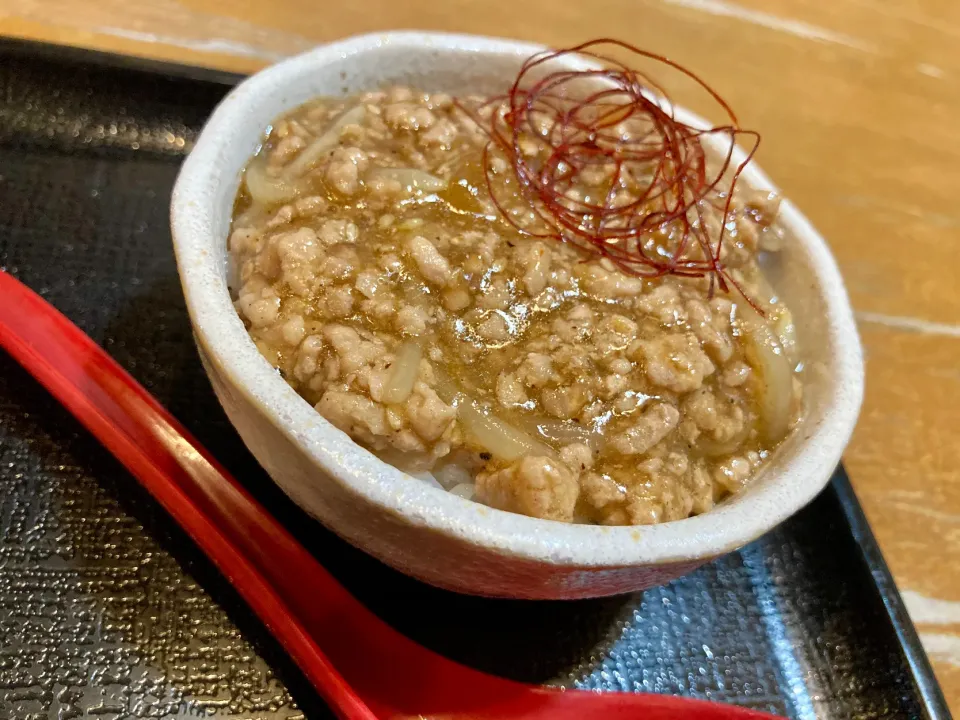 挽肉とモヤシの餡掛け丼|ガラクタさん