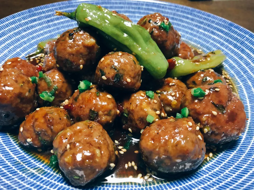 Sticky Ginger Scallion Meatballs|Makigelinaさん